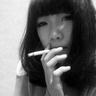 女子绿皮火车上投诉车厢连接处吸烟